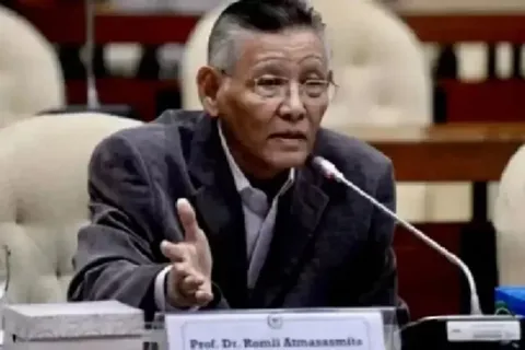 Membuka Kotak Pandoro Dalam Kasus Eks Jampidsus