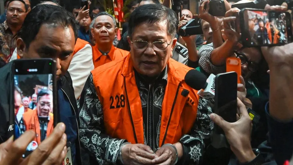 FOTO: KPK Tahan Tersangka Korupsi Asuransi Jasindo
